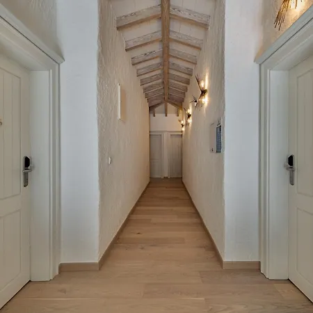 Szálloda Atrium Tas 2*