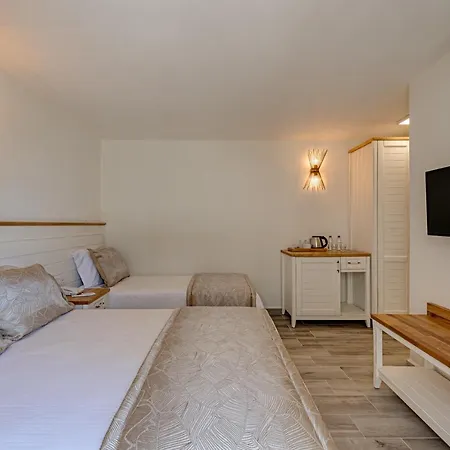 Atrium Tas 2* Çeşme