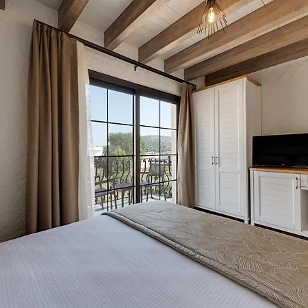 Atrium Taş Otel Çeşme