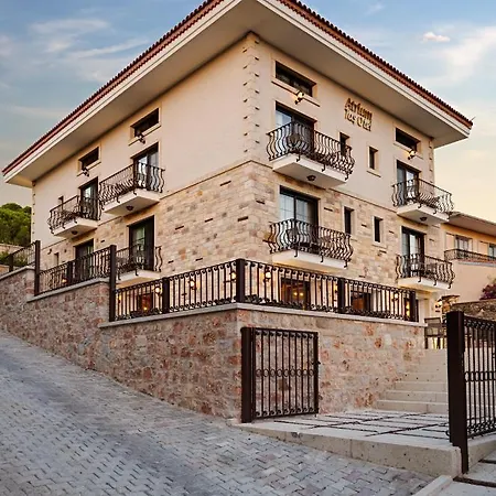 Otel Atrium Taş Çeşme